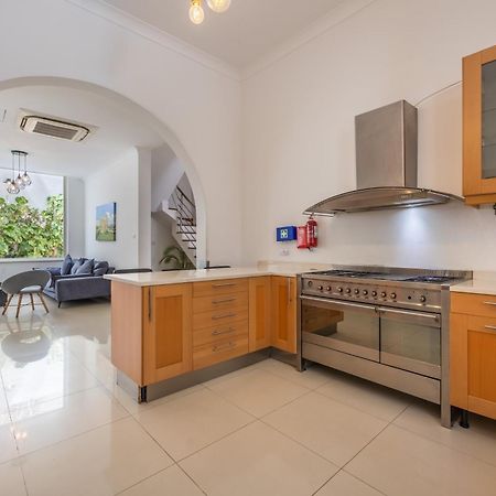 Hard To Come By - Modern & Huge House In Sliema Ngoại thất bức ảnh