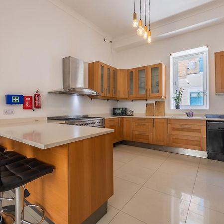 Hard To Come By - Modern & Huge House In Sliema Ngoại thất bức ảnh