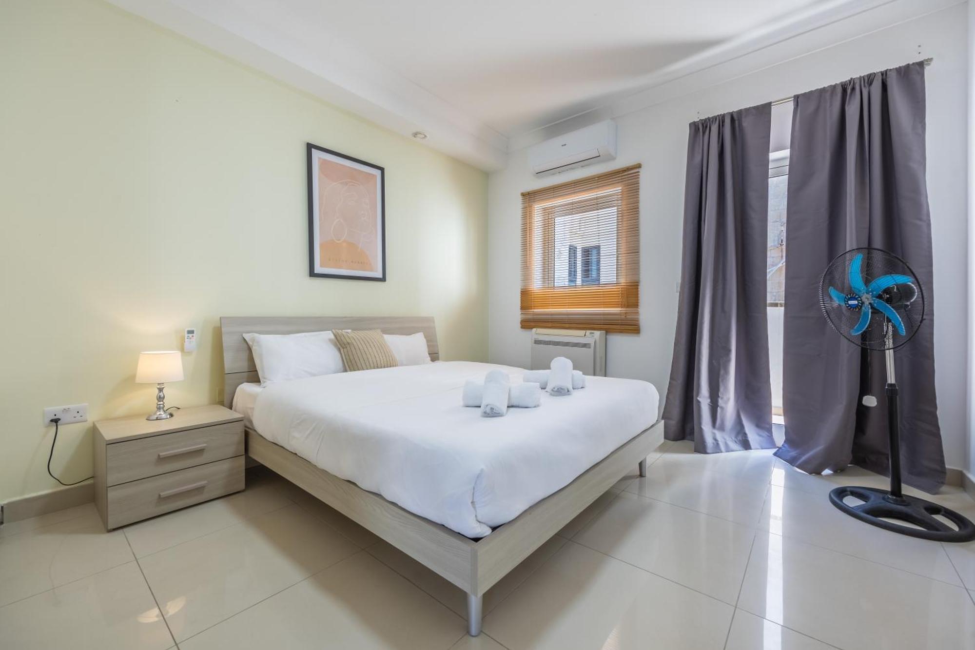 Hard To Come By - Modern & Huge House In Sliema Ngoại thất bức ảnh