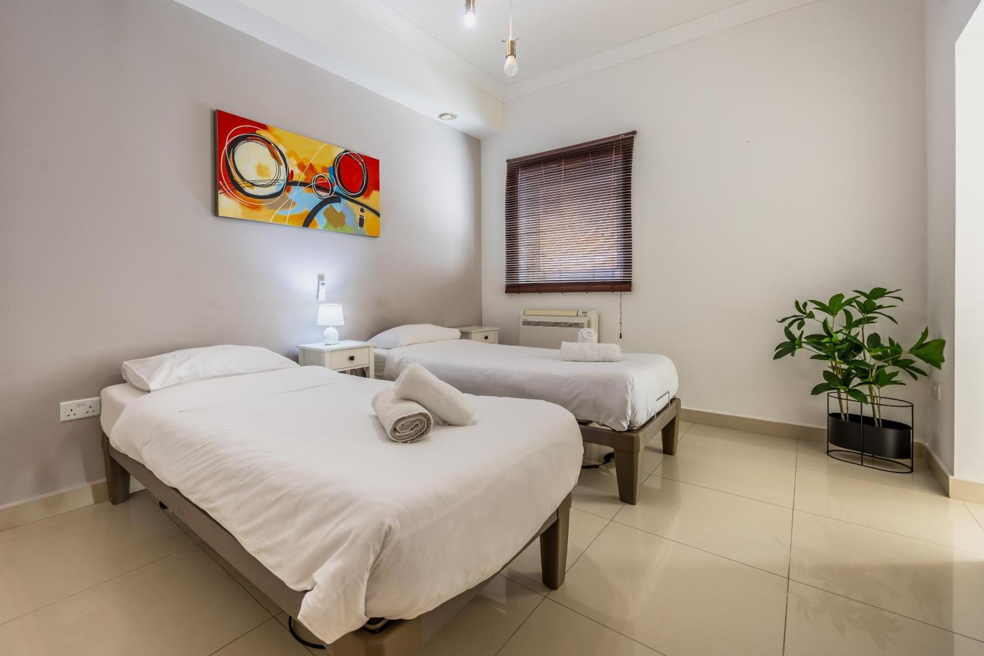 Hard To Come By - Modern & Huge House In Sliema Ngoại thất bức ảnh