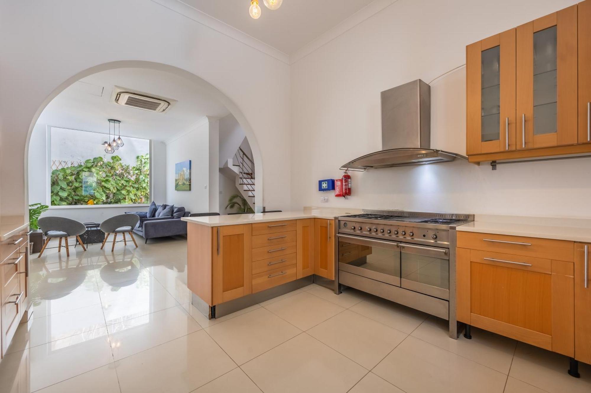 Hard To Come By - Modern & Huge House In Sliema Ngoại thất bức ảnh