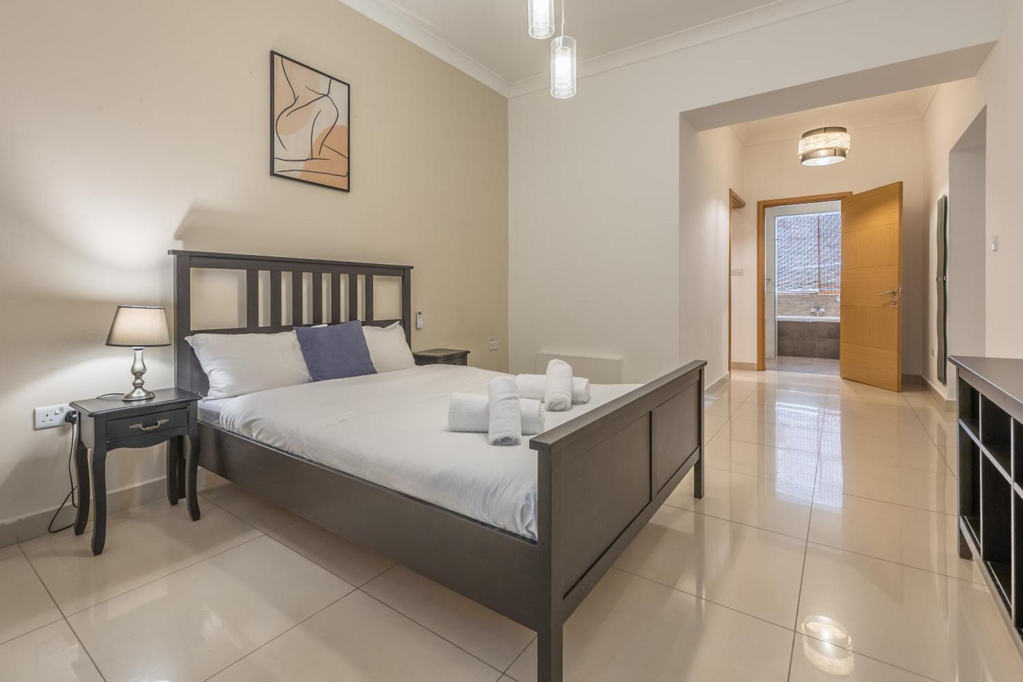 Hard To Come By - Modern & Huge House In Sliema Ngoại thất bức ảnh
