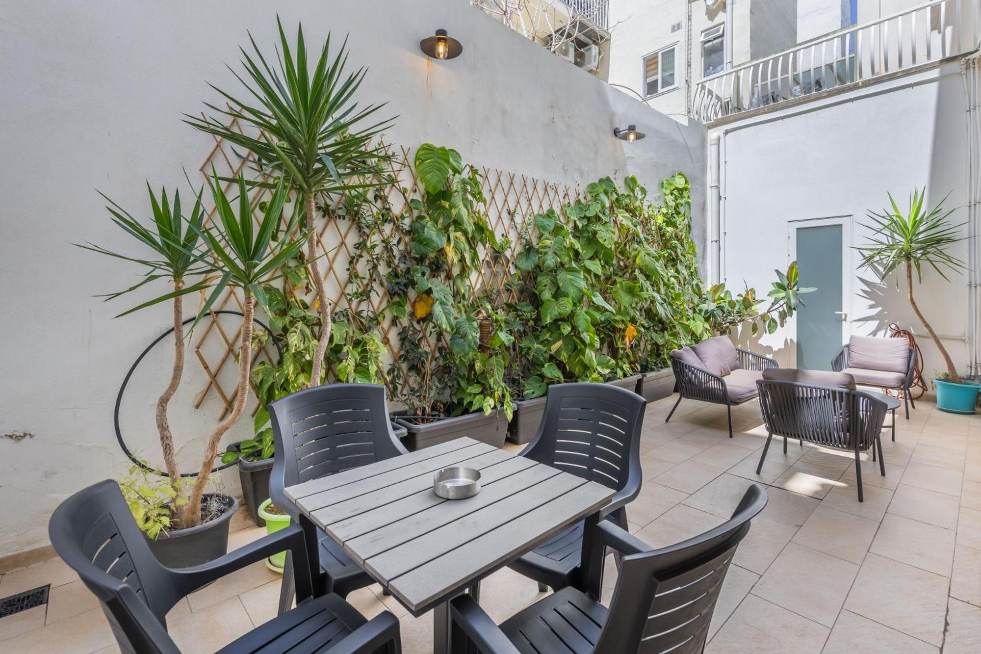 Hard To Come By - Modern & Huge House In Sliema Ngoại thất bức ảnh